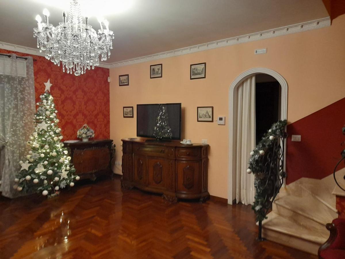 La Casa Di Tizio, Caio E Sempronio, Rome